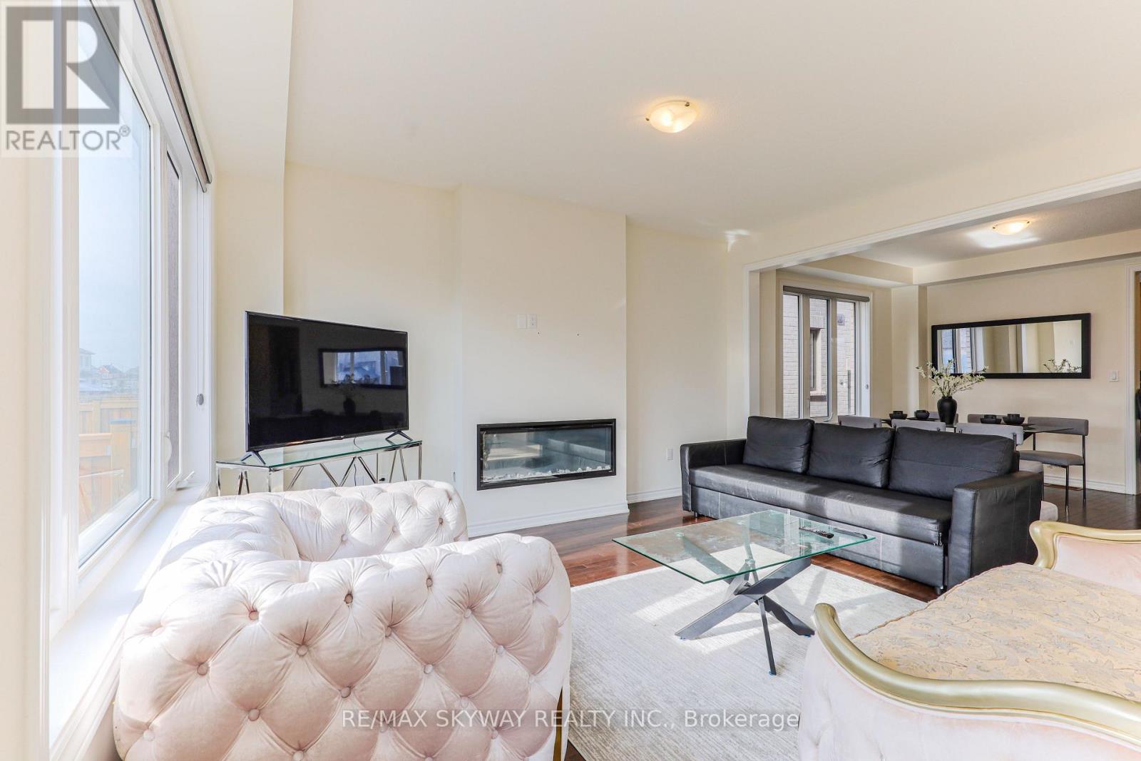 379 Valleyway Drive, Brampton, Ontario  L6X 5S7 - Photo 11 - W12705168