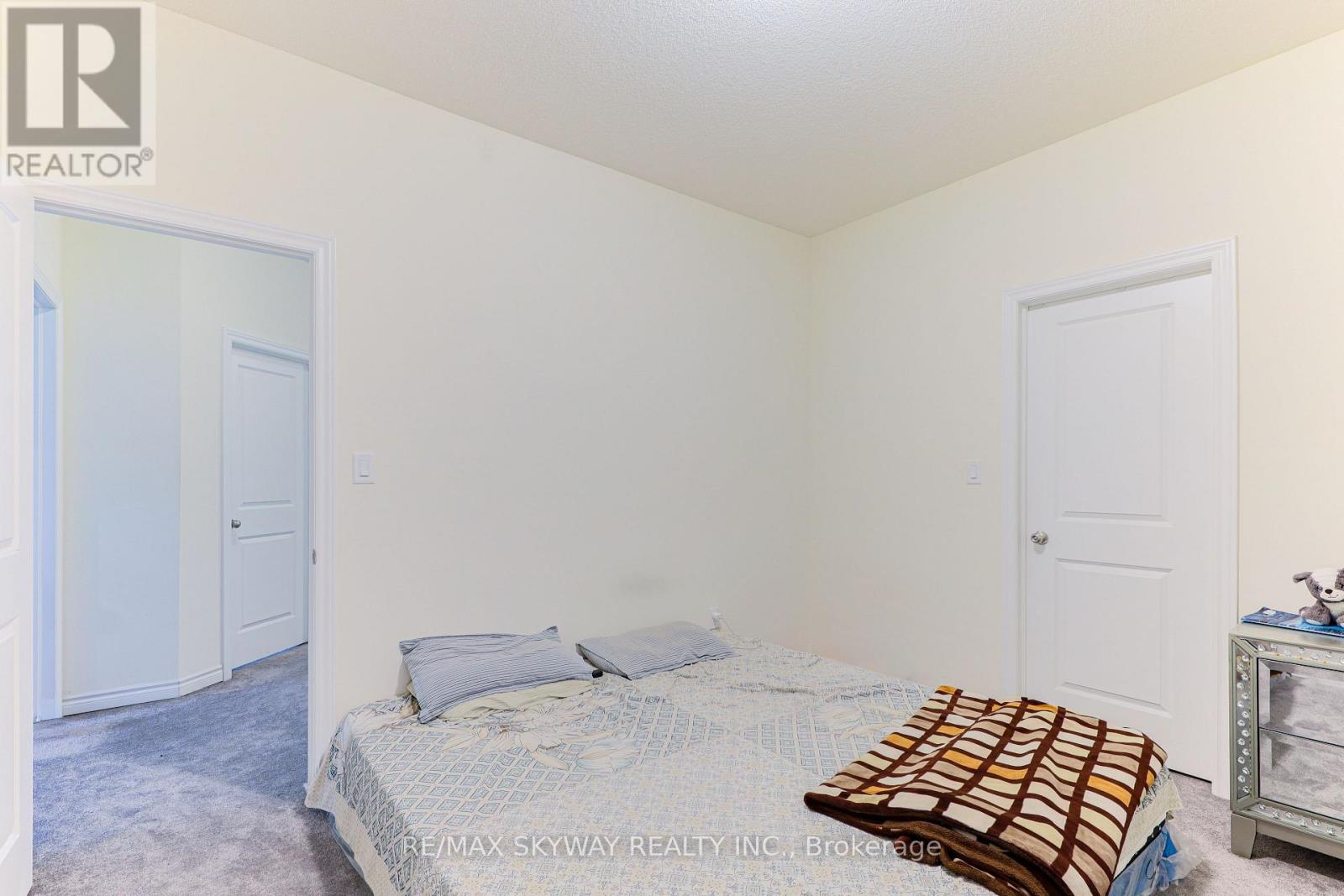 379 Valleyway Drive, Brampton, Ontario  L6X 5S7 - Photo 22 - W12705168