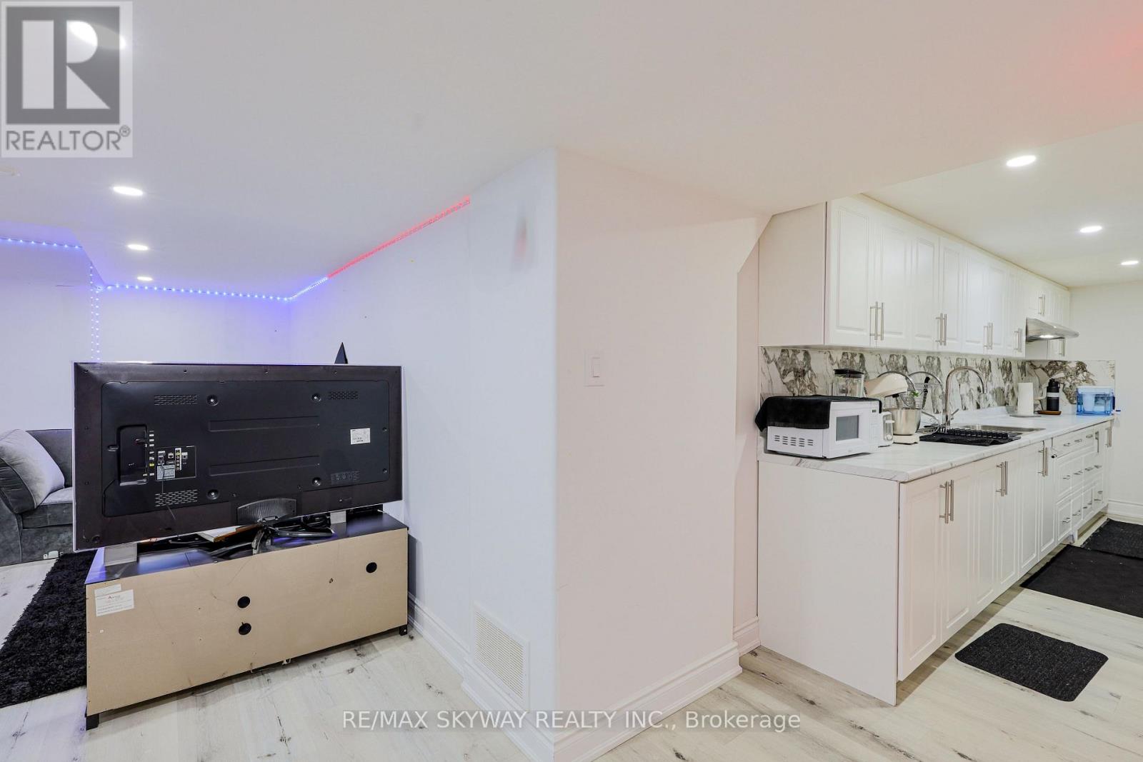 379 Valleyway Drive, Brampton, Ontario  L6X 5S7 - Photo 30 - W12705168