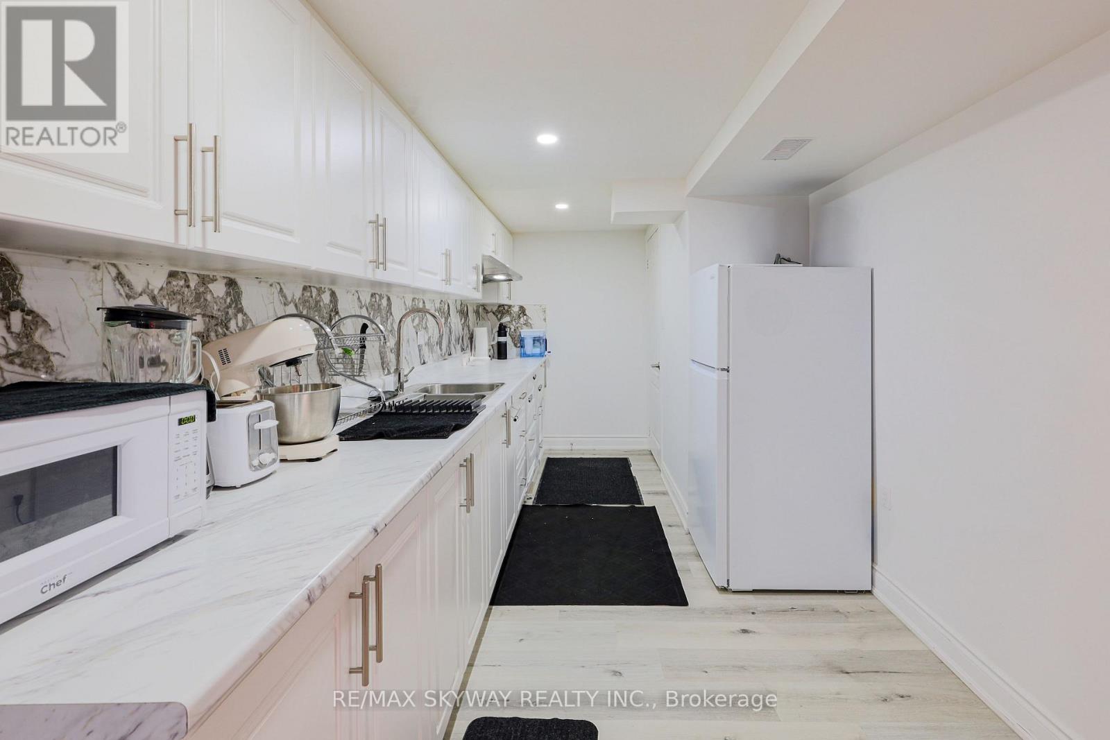 379 Valleyway Drive, Brampton, Ontario  L6X 5S7 - Photo 31 - W12705168