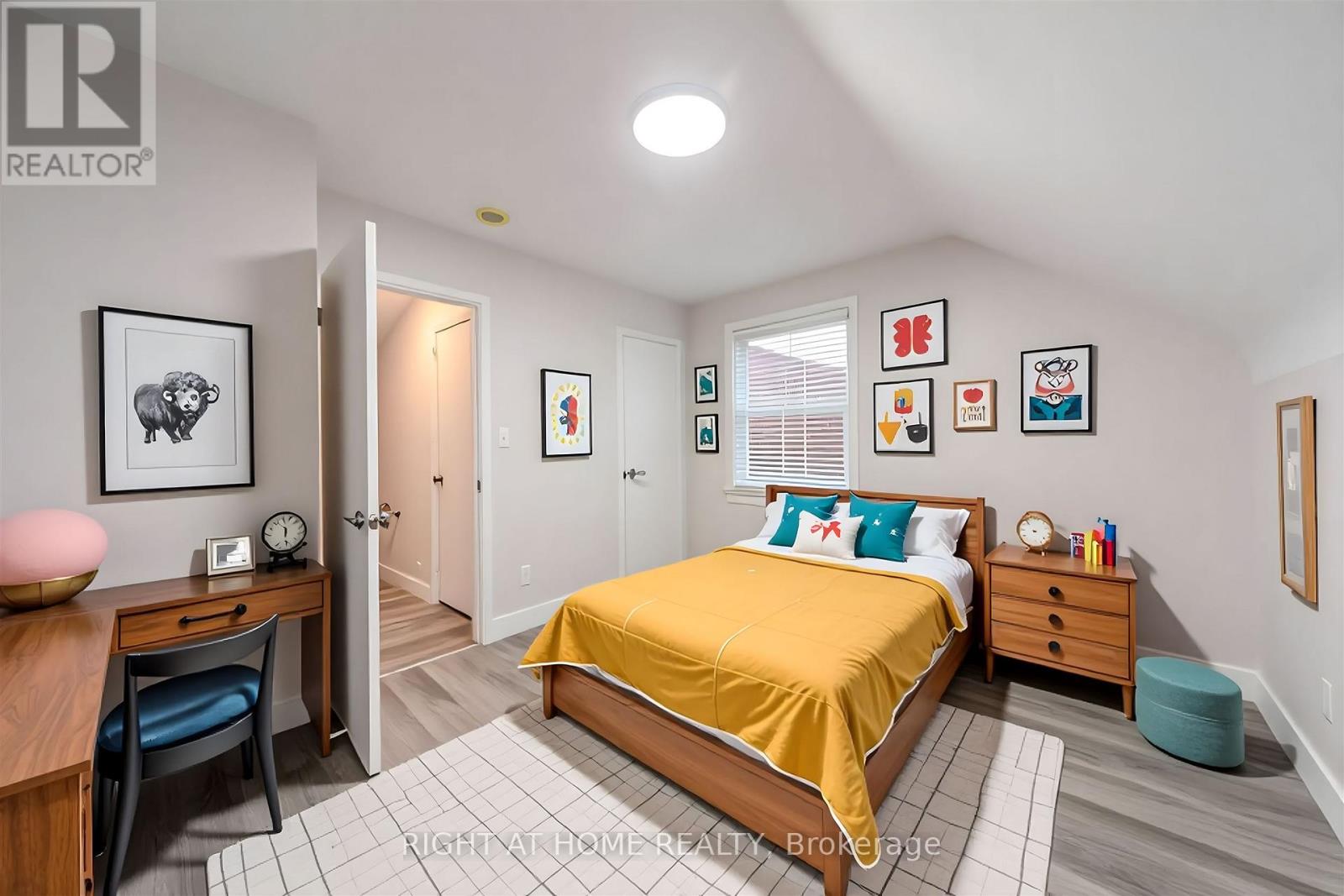 15 Elford Boulevard, Toronto, Ontario  M8Z 2L3 - Photo 11 - W12705170