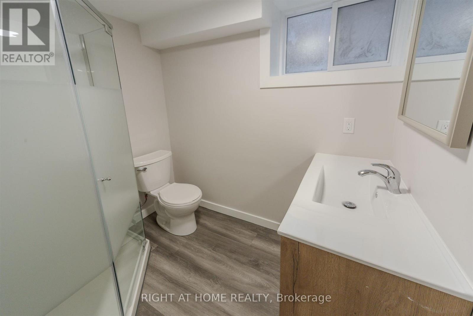 15 Elford Boulevard, Toronto, Ontario  M8Z 2L3 - Photo 19 - W12705170