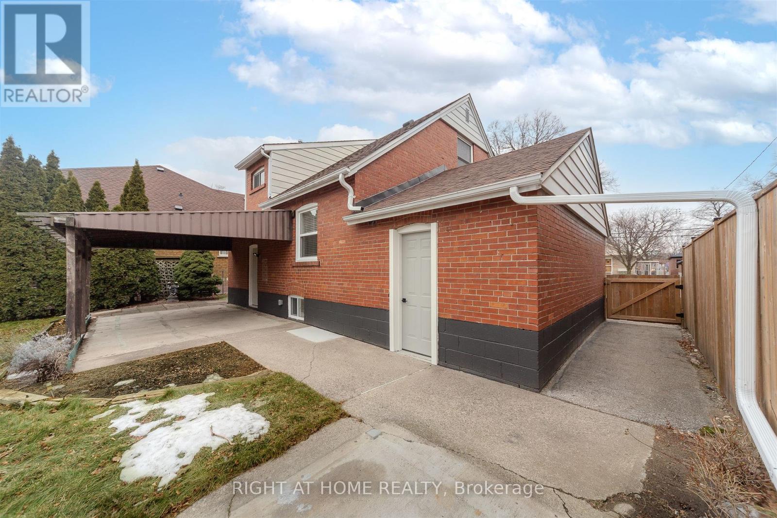 15 Elford Boulevard, Toronto, Ontario  M8Z 2L3 - Photo 22 - W12705170