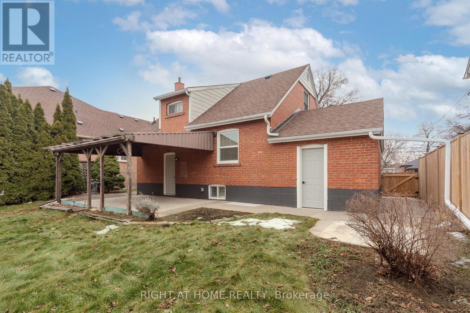 15 Elford Boulevard, Toronto, Ontario  M8Z 2L3 - Photo 23 - W12705170