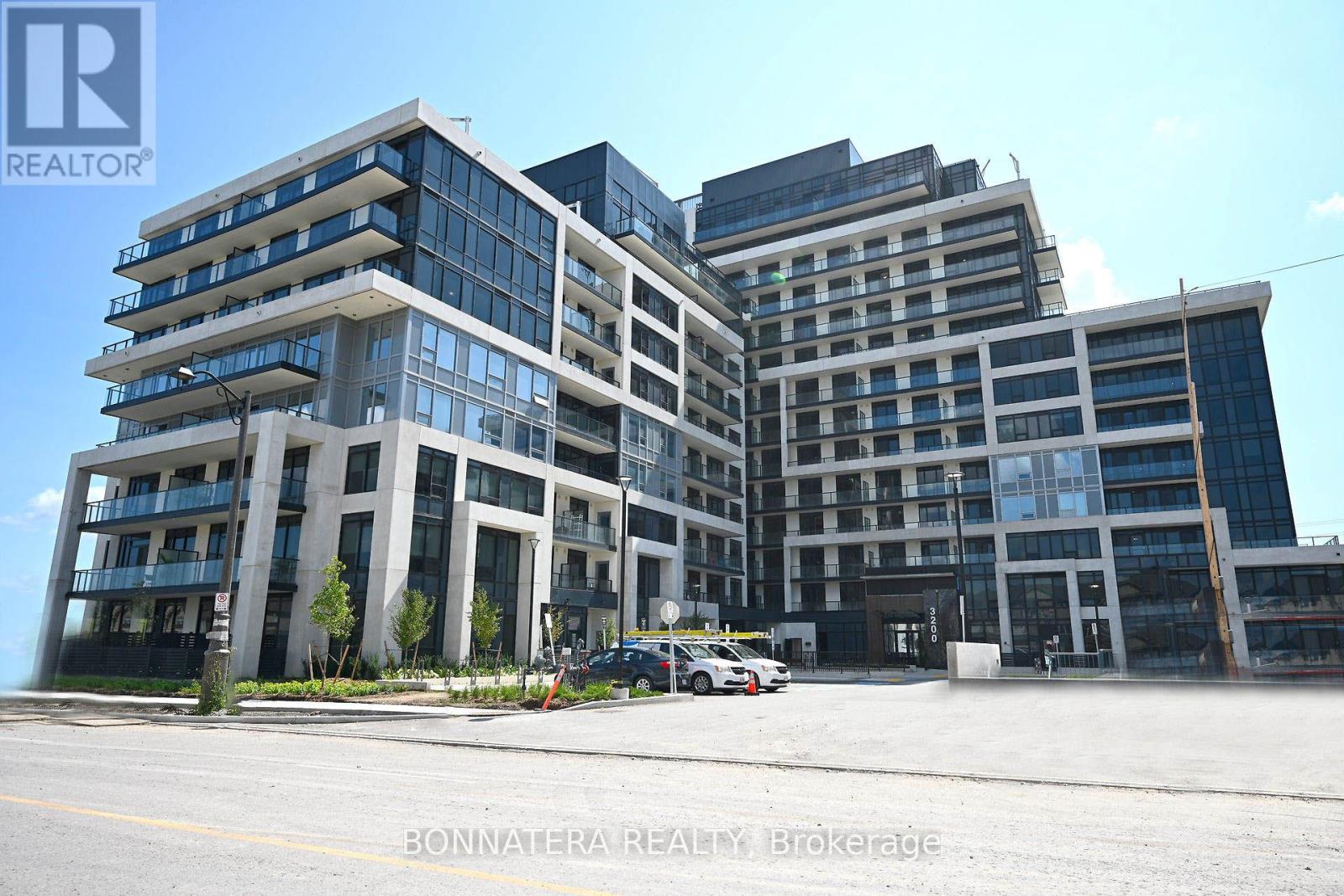 626 - 3200 WILLIAM COLTSON AVENUE, Oakville, Ontario