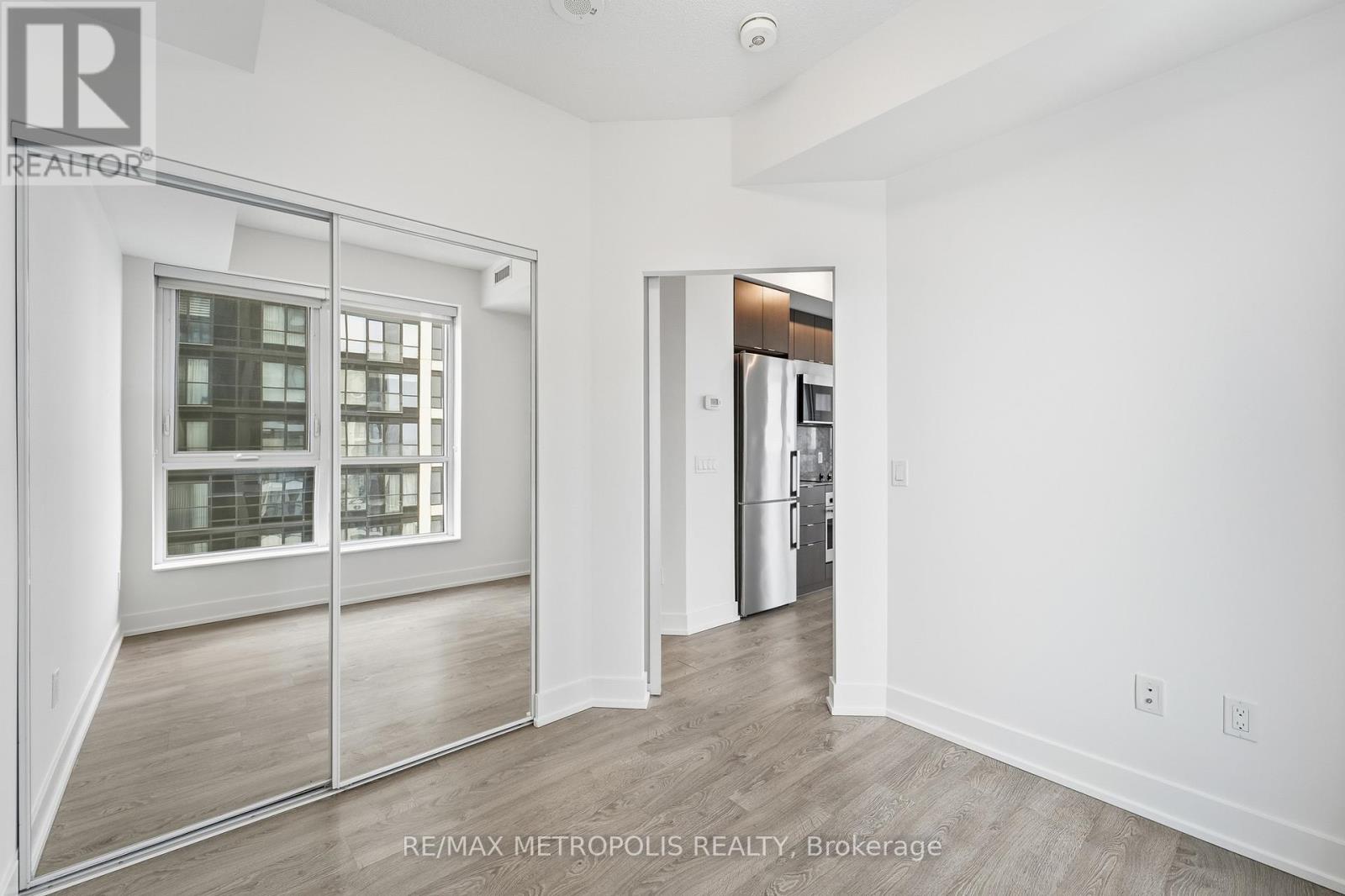 3304 - 7 Mabelle Avenue, Toronto, Ontario  M9A 0C9 - Photo 10 - W12705202