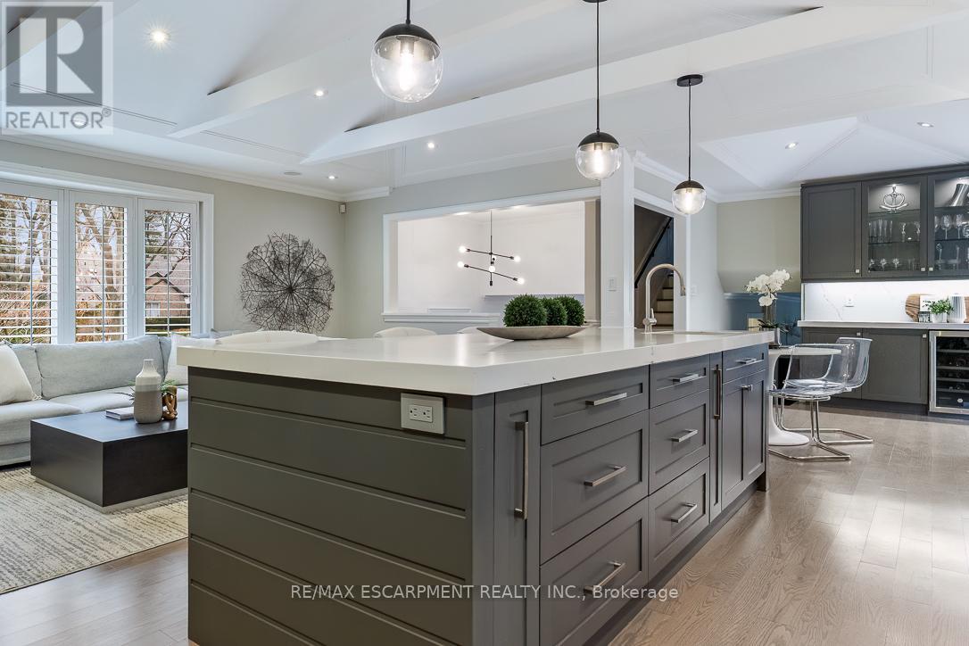 1176 Greenoaks Drive, Mississauga, Ontario  L5J 3A2 - Photo 10 - W12705206