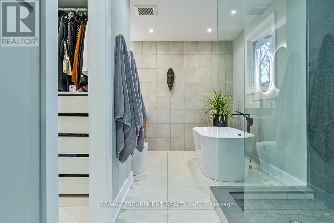 1176 Greenoaks Drive, Mississauga, Ontario  L5J 3A2 - Photo 24 - W12705206