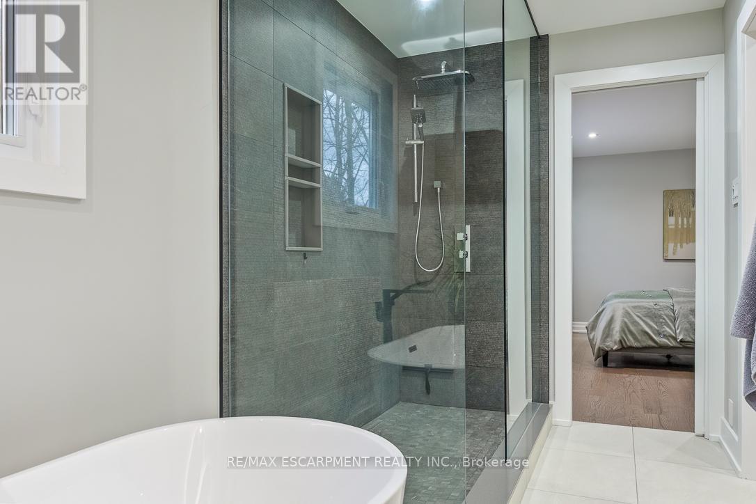 1176 Greenoaks Drive, Mississauga, Ontario  L5J 3A2 - Photo 26 - W12705206