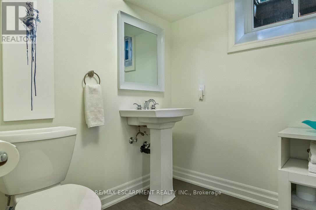 1176 Greenoaks Drive, Mississauga, Ontario  L5J 3A2 - Photo 38 - W12705206