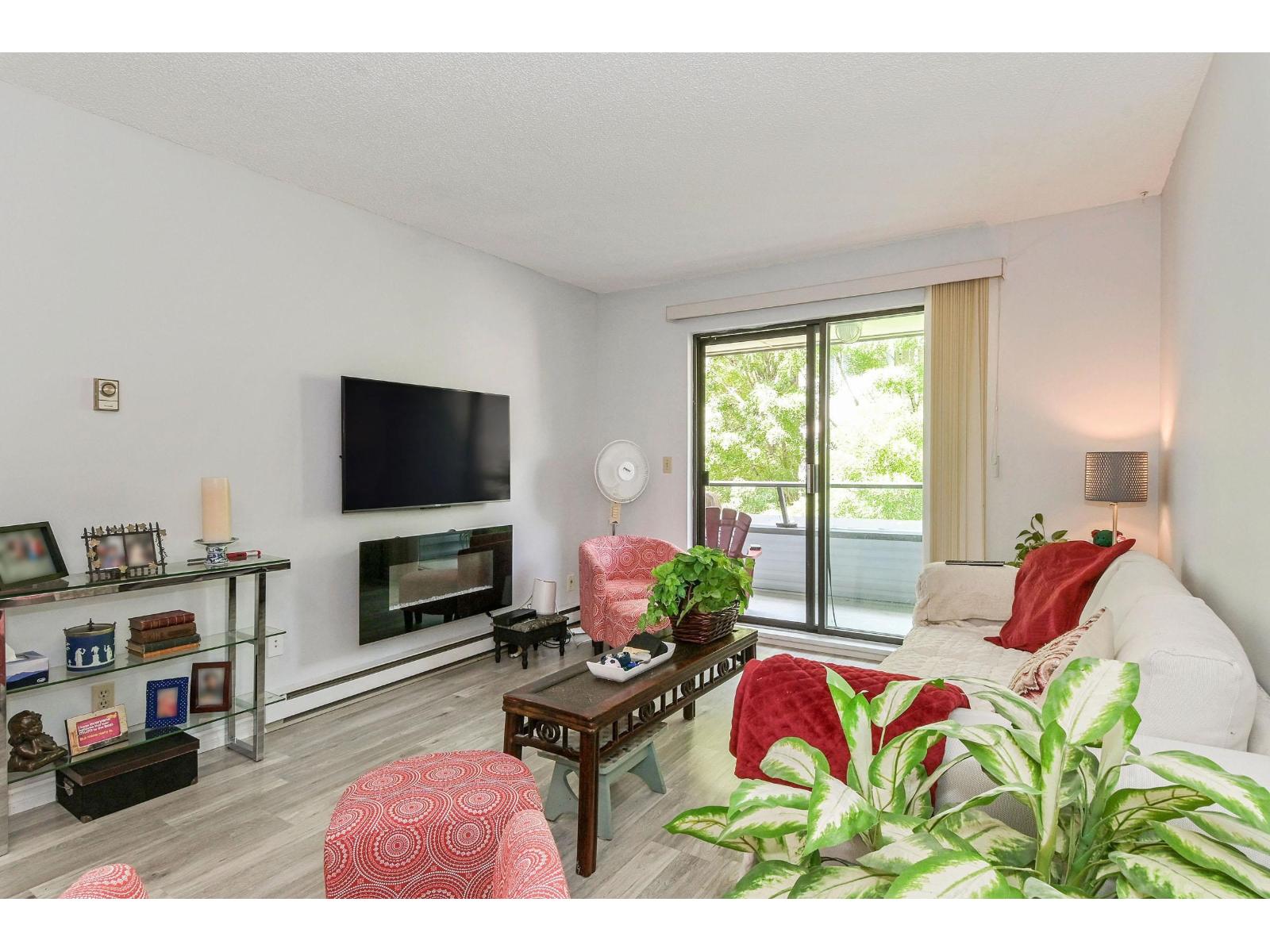 303 1341 George, Street, White Rock, British Columbia  V4B 4A1 - Photo 3 - R3032755