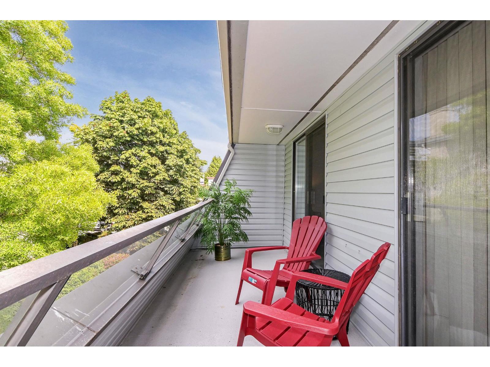 303 1341 George, Street, White Rock, British Columbia  V4B 4A1 - Photo 17 - R3032755