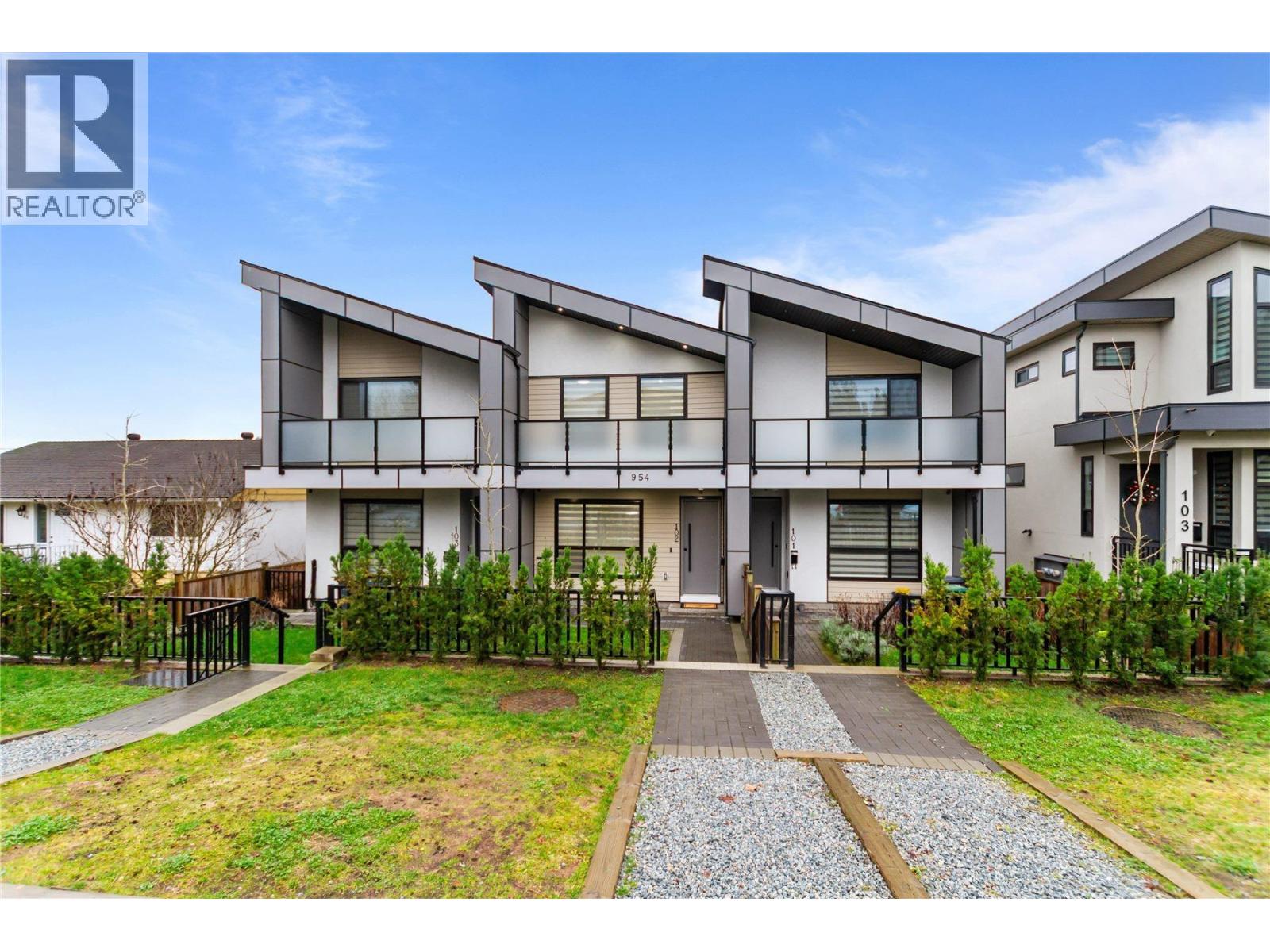 102 954 EDGAR AVENUE, Coquitlam, British Columbia