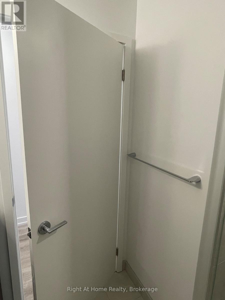 4805 - 395 Square One Drive, Mississauga, Ontario  L5B 0P6 - Photo 6 - W12705304