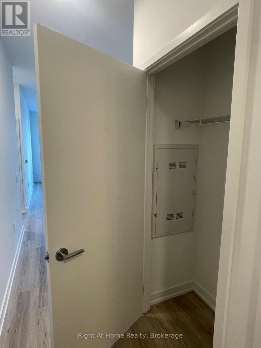 4805 - 395 Square One Drive, Mississauga, Ontario  L5B 0P6 - Photo 7 - W12705304