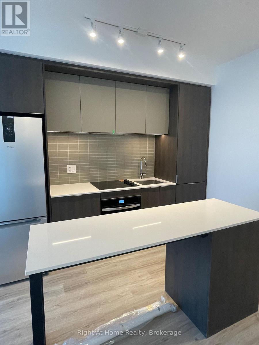 4805 - 395 Square One Drive, Mississauga, Ontario  L5B 0P6 - Photo 9 - W12705304