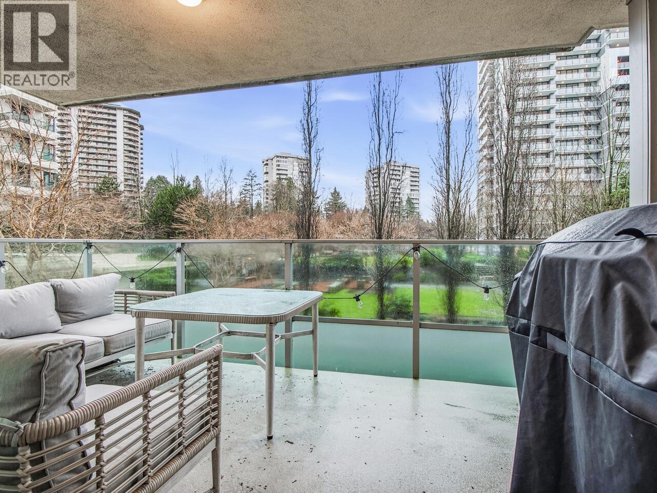 405 2232 DOUGLAS ROAD, Burnaby, British Columbia