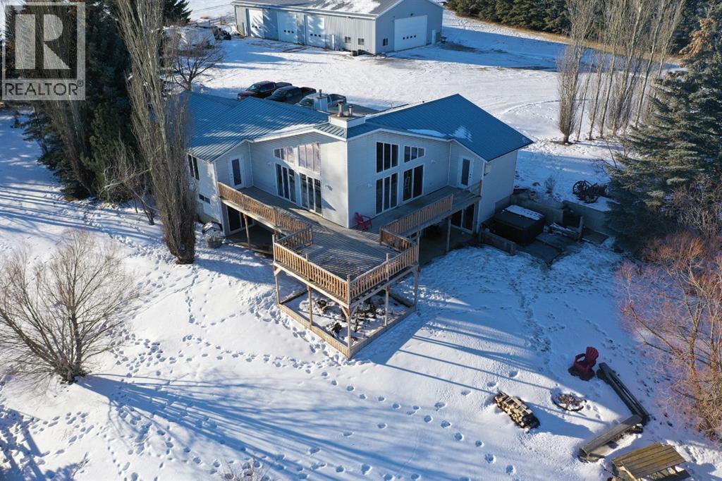 2025 Rainy Creek Road, Bentley, Alberta  T0C 0J0 - Photo 10 - A2279911