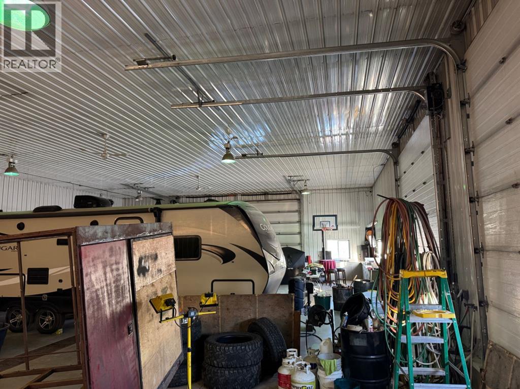 2025 Rainy Creek Road, Bentley, Alberta  T0C 0J0 - Photo 25 - A2279911