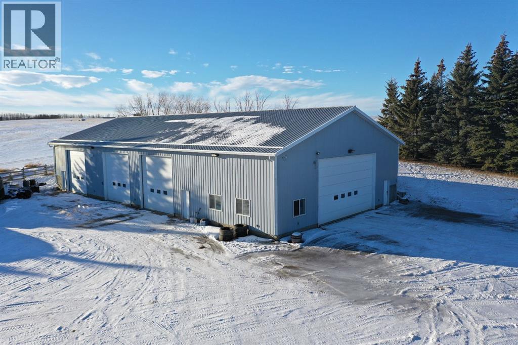 2025 Rainy Creek Road, Bentley, Alberta  T0C 0J0 - Photo 3 - A2279911