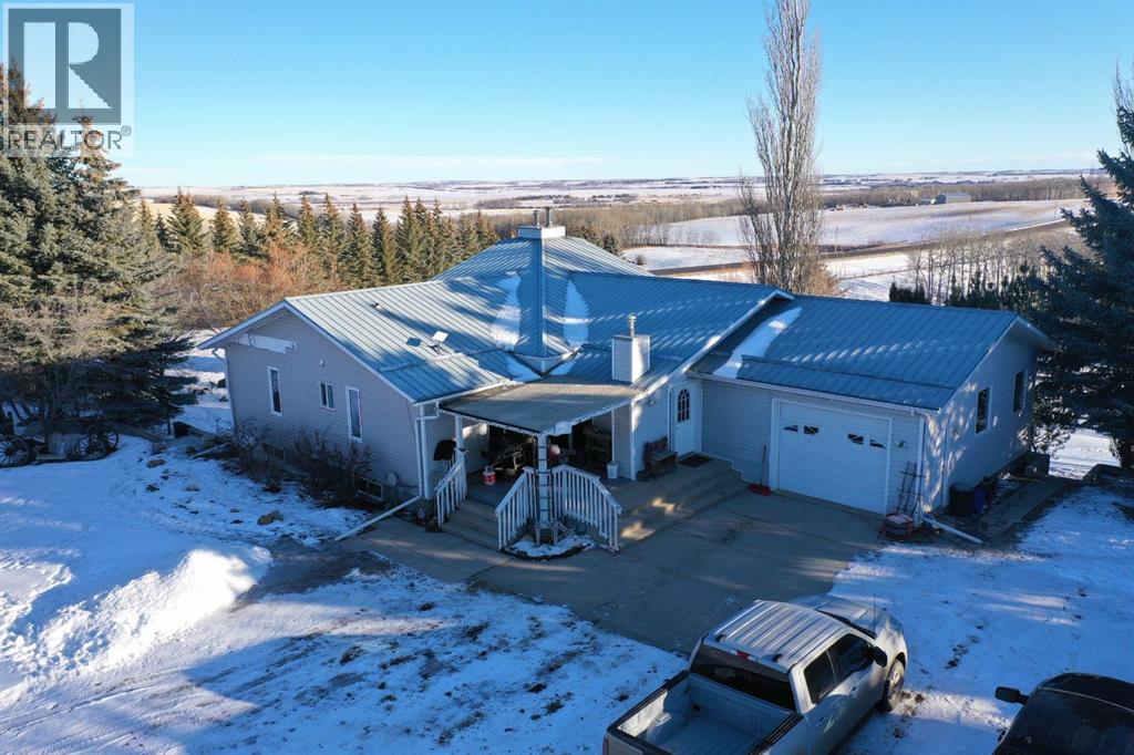 2025 Rainy Creek Road, Bentley, Alberta  T0C 0J0 - Photo 4 - A2279911