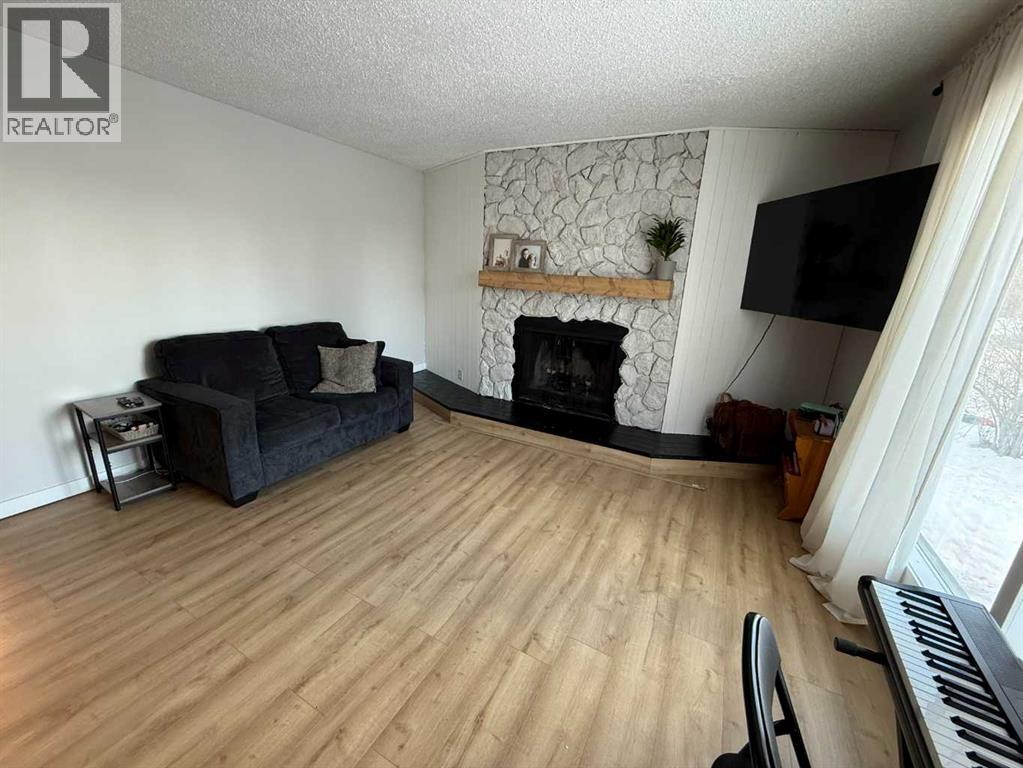 34 Wedow Drive, Whitecourt, Alberta  T7S 1B6 - Photo 7 - A2278953