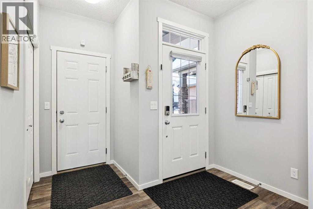 57 Crestridge Bay Sw, Calgary, Alberta  T3B 6H2 - Photo 2 - A2272047