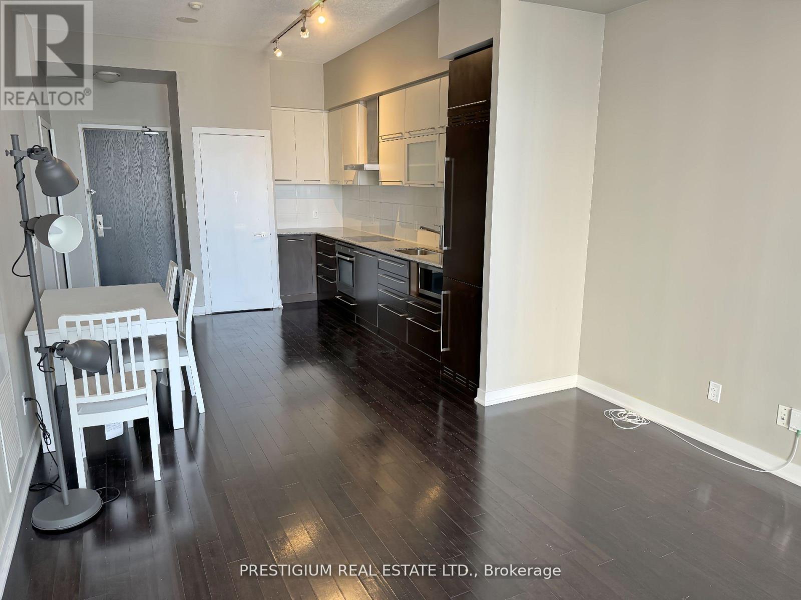 2703 - 770 Bay Street, Toronto, Ontario  M5G 0A6 - Photo 3 - C12705278