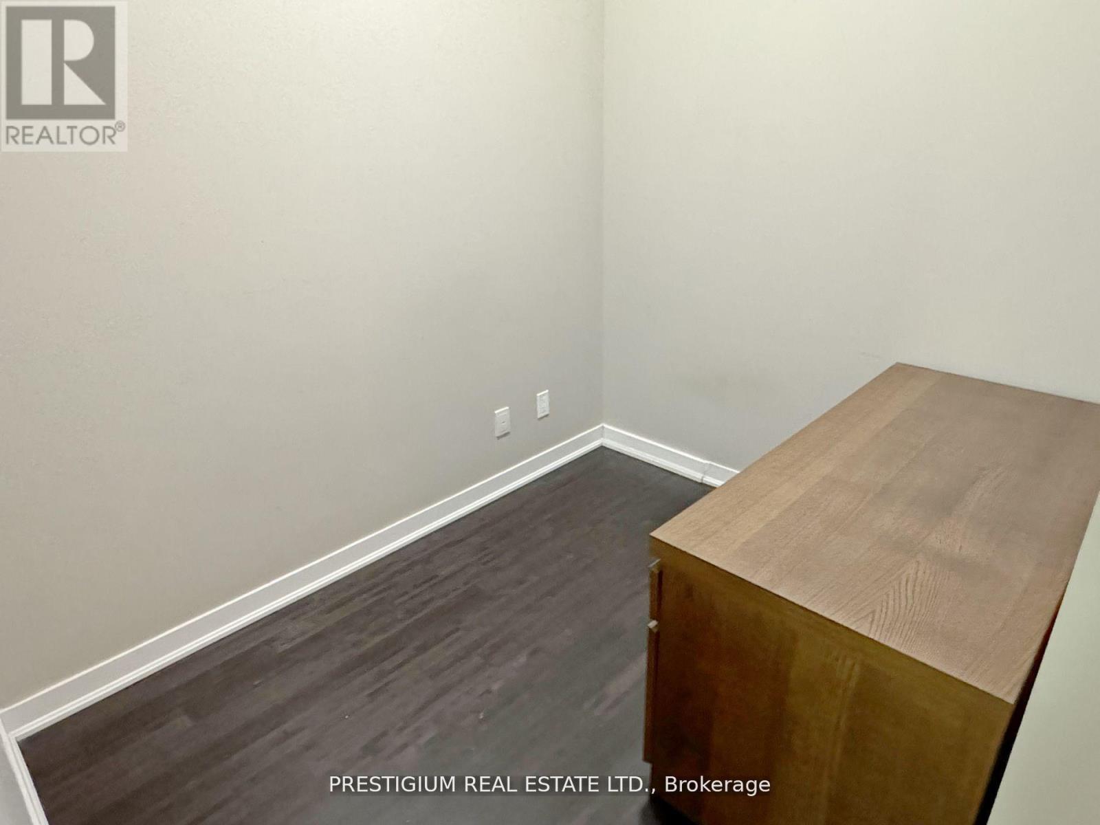 2703 - 770 Bay Street, Toronto, Ontario  M5G 0A6 - Photo 8 - C12705278