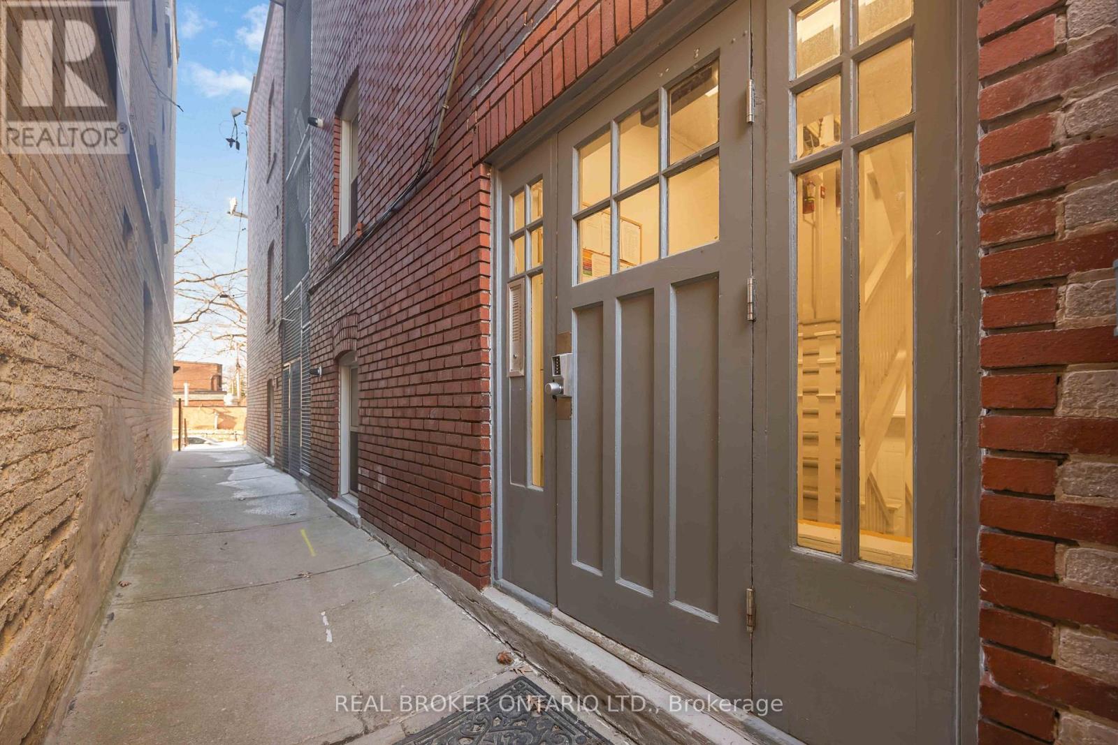 4 - 85 Beech Avenue, Toronto, Ontario  M4E 3H5 - Photo 11 - E12705214