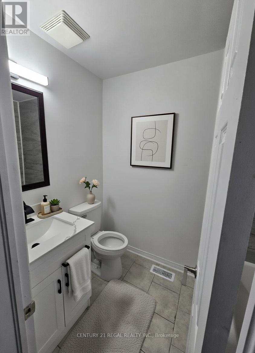 Upper - 82 Durham Street, Oshawa, Ontario  L1J 5P7 - Photo 5 - E12705322