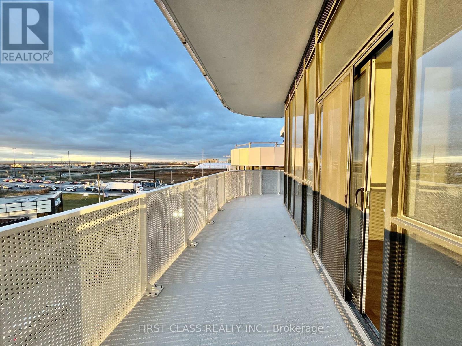 615 - 195 Commerce Street, Vaughan, Ontario  L4K 0P9 - Photo 3 - N12705242