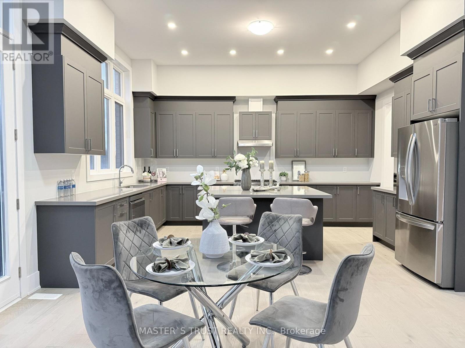 35 Meizhou Avenue, Markham, Ontario  L6C 3M8 - Photo 15 - N12705258