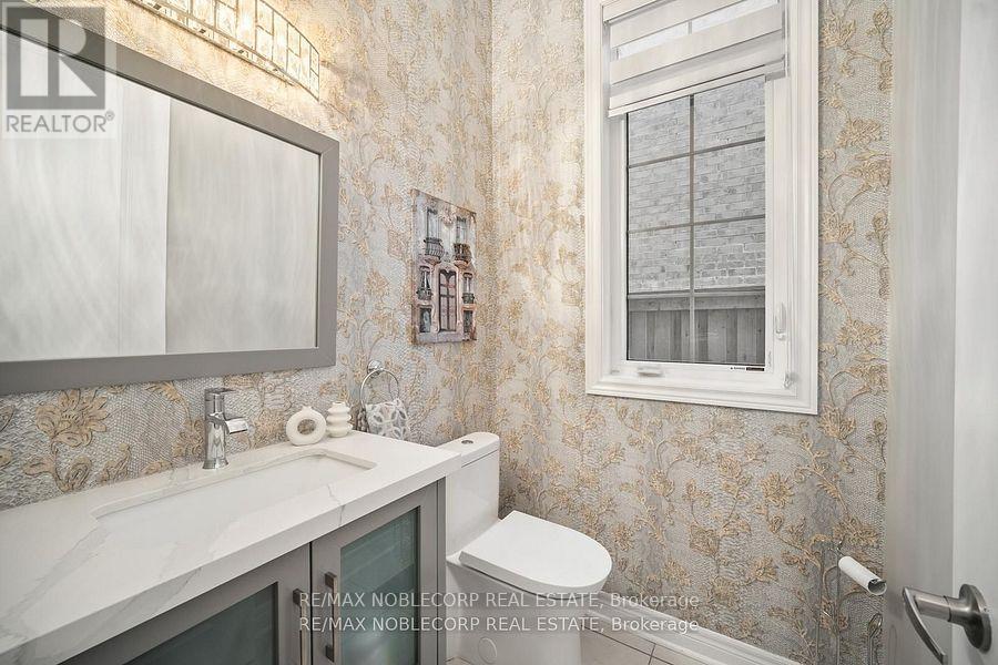 68 Inverness Way, Bradford West Gwillimbury, Ontario  L3Z 0W5 - Photo 18 - N12705316