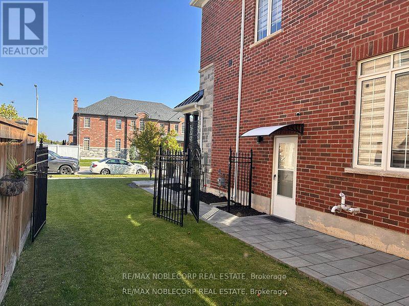 68 Inverness Way, Bradford West Gwillimbury, Ontario  L3Z 0W5 - Photo 39 - N12705316