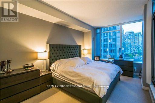 704 - 225 Webb Drive, Mississauga, Ontario  L5B 4P2 - Photo 12 - W12705216