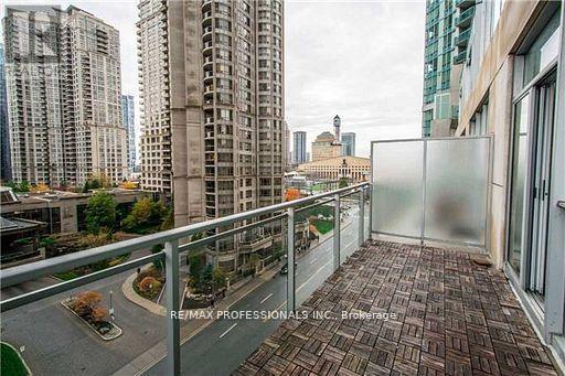 704 - 225 Webb Drive, Mississauga, Ontario  L5B 4P2 - Photo 4 - W12705216