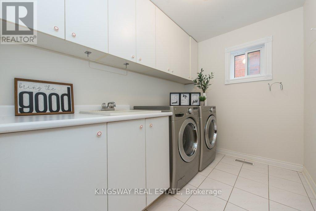 5607 Shillington Drive W, Mississauga, Ontario  L5R 3N4 - Photo 19 - W12705220