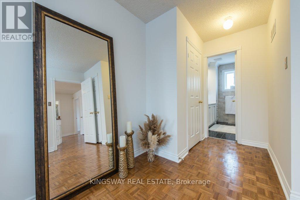 5607 Shillington Drive W, Mississauga, Ontario  L5R 3N4 - Photo 25 - W12705220