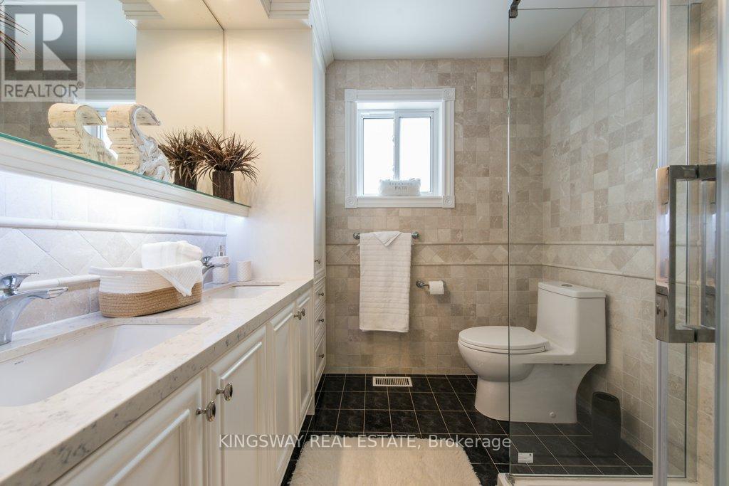 5607 Shillington Drive W, Mississauga, Ontario  L5R 3N4 - Photo 26 - W12705220
