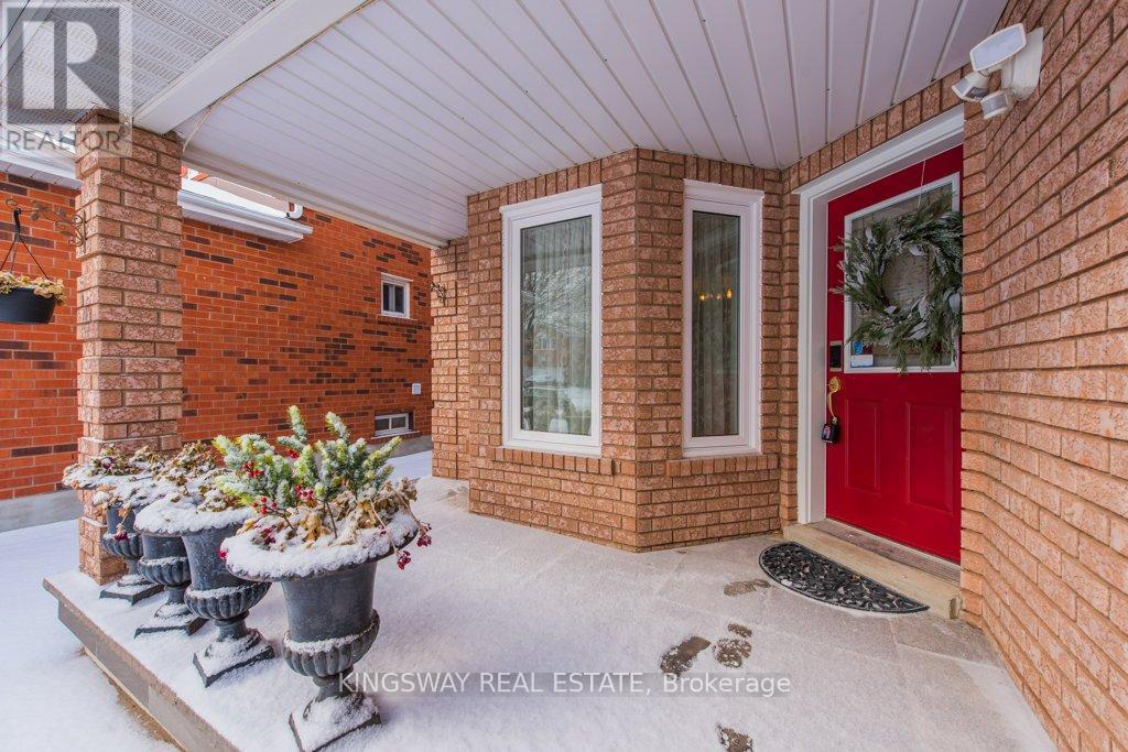 5607 Shillington Drive W, Mississauga, Ontario  L5R 3N4 - Photo 4 - W12705220