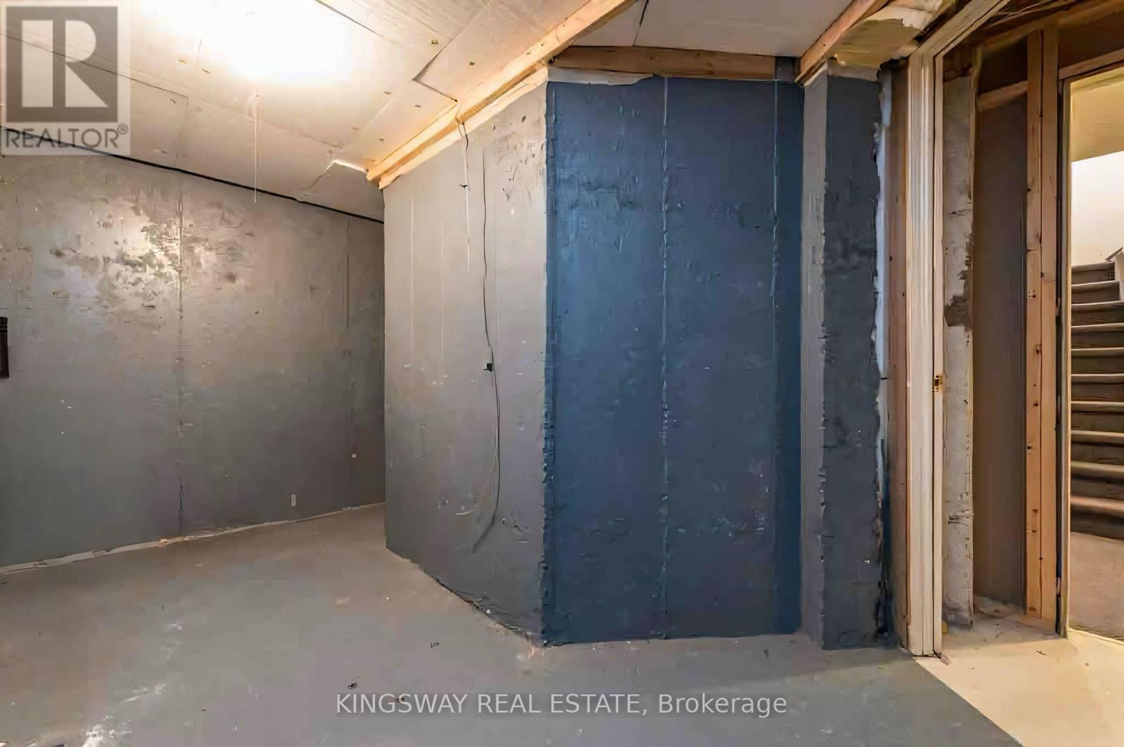 5607 Shillington Drive W, Mississauga, Ontario  L5R 3N4 - Photo 42 - W12705220