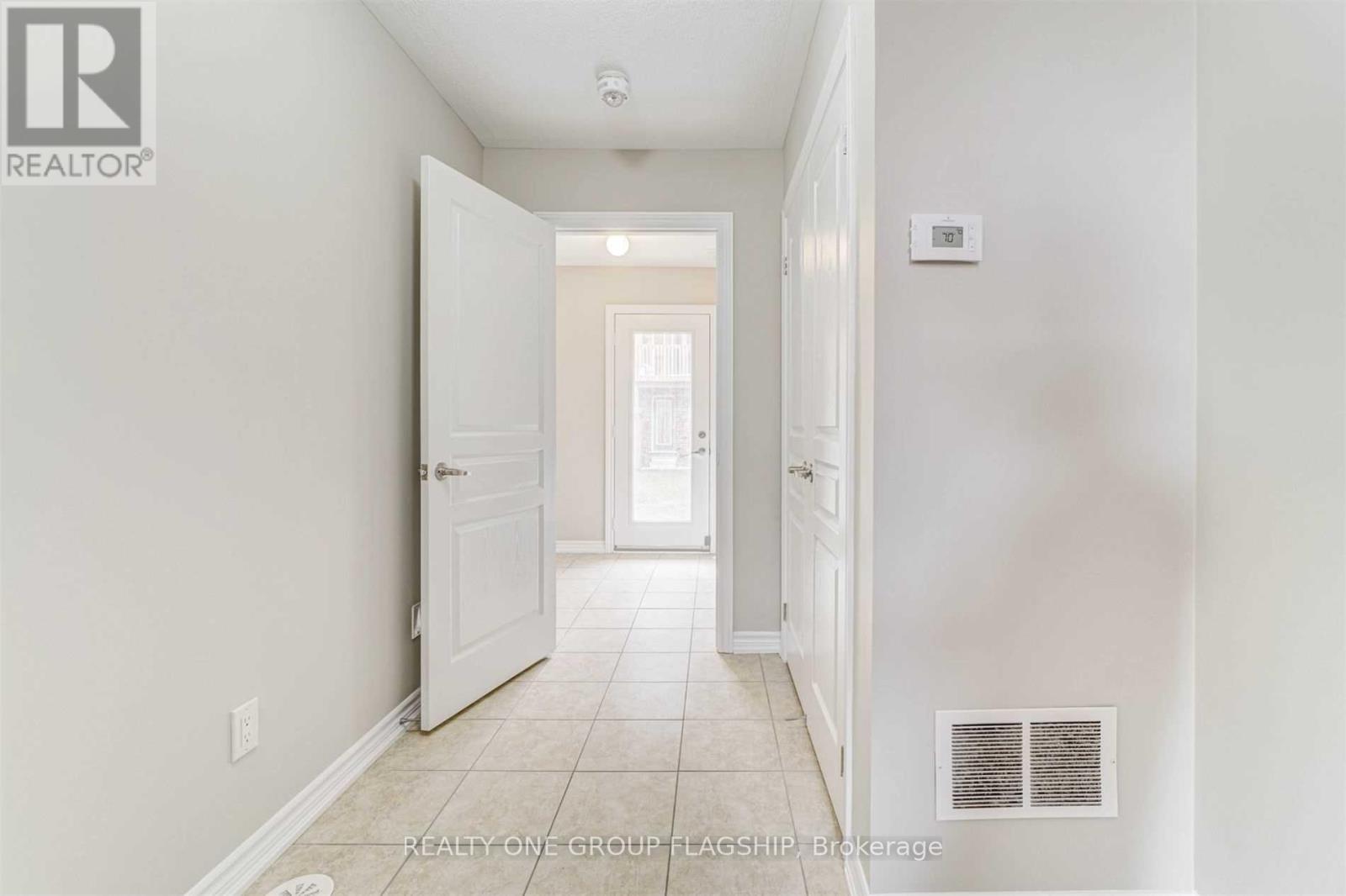 51 Aspen Hills Road, Brampton, Ontario  L6Y 6E4 - Photo 15 - W12705236