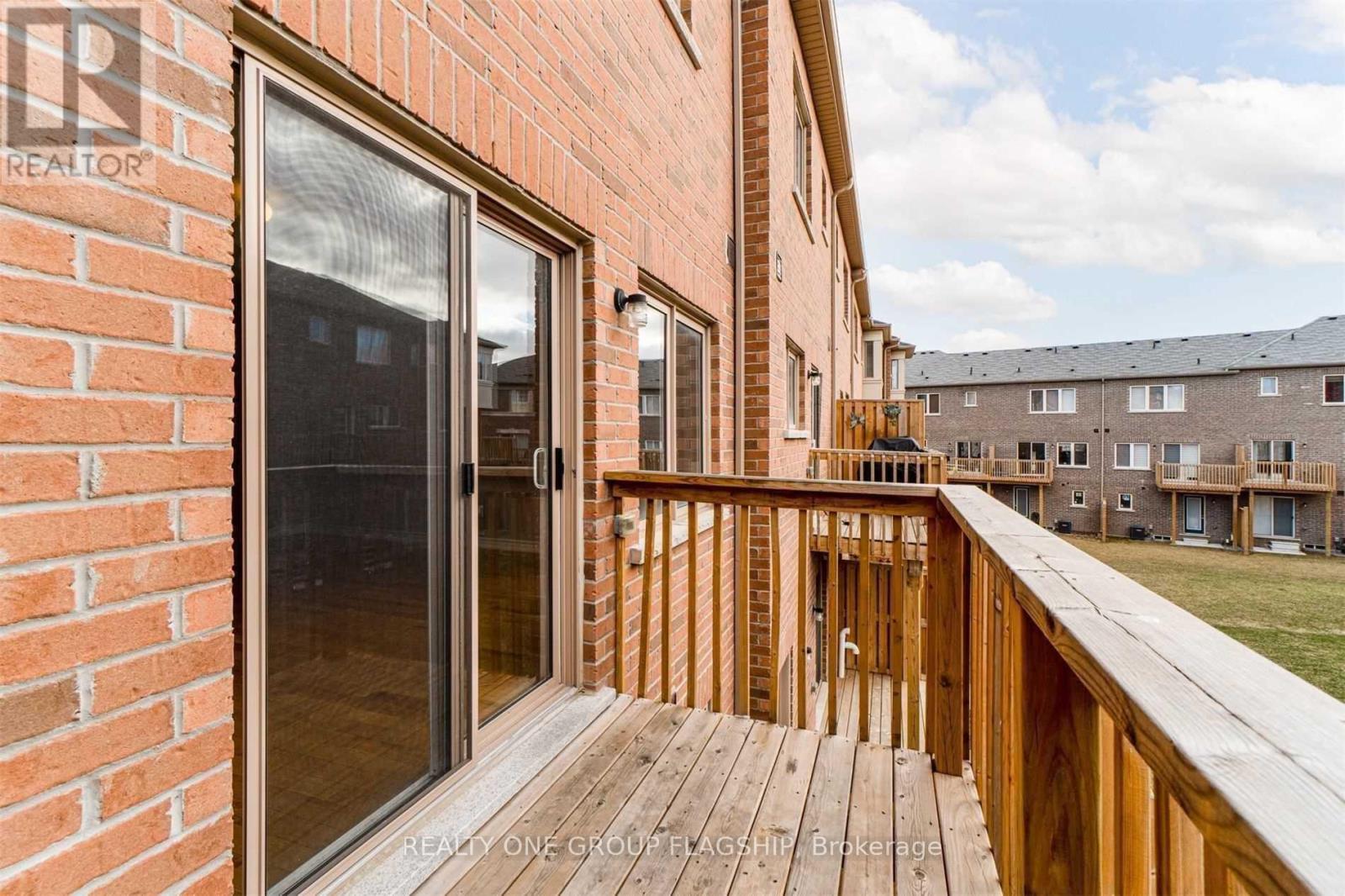 51 Aspen Hills Road, Brampton, Ontario  L6Y 6E4 - Photo 17 - W12705236