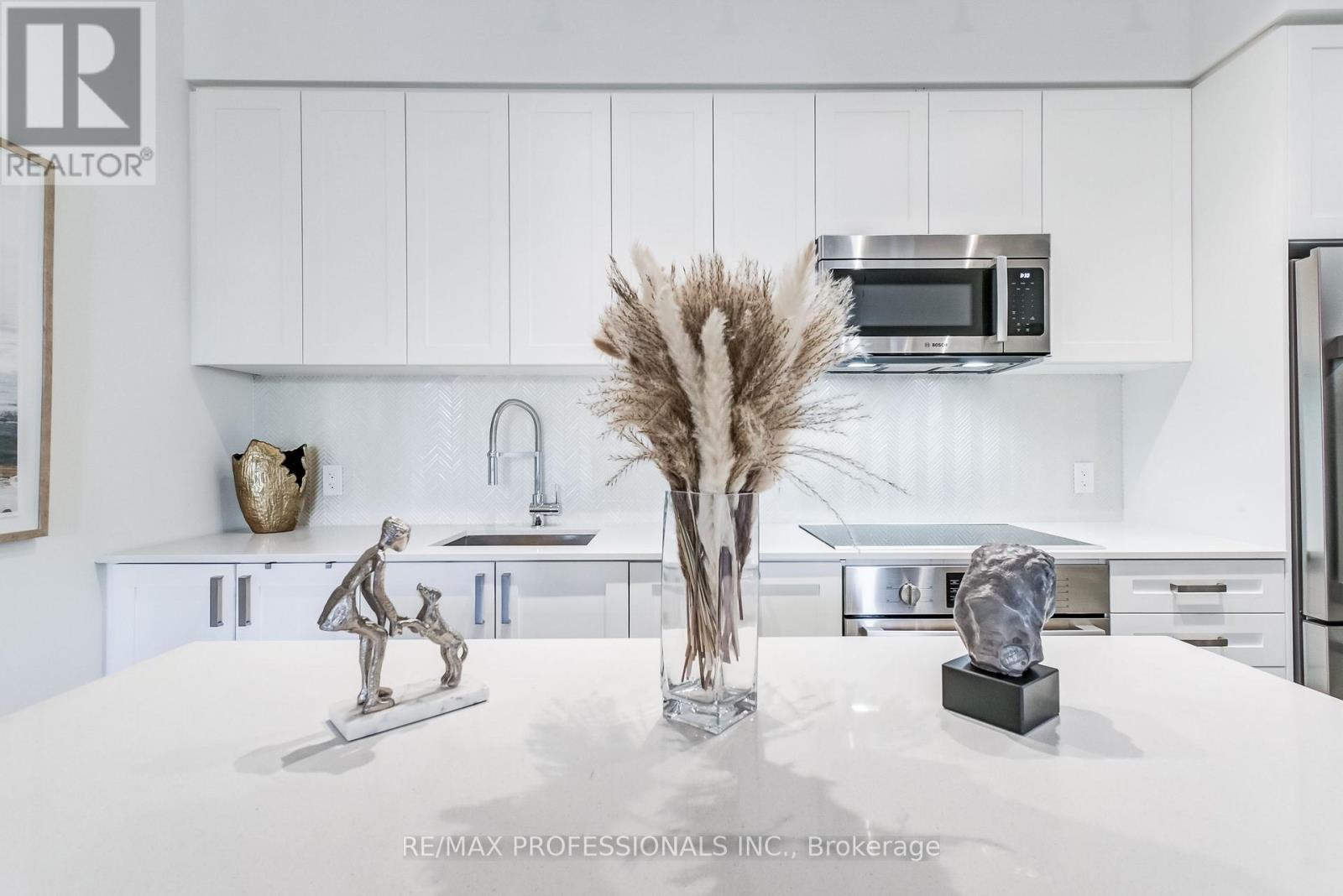 223 - 293 The Kingsway, Toronto, Ontario  M9A 0E8 - Photo 14 - W12705250