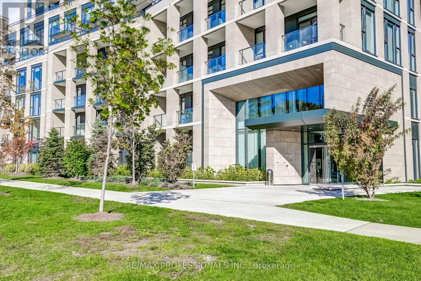 223 - 293 The Kingsway, Toronto, Ontario  M9A 0E8 - Photo 4 - W12705250