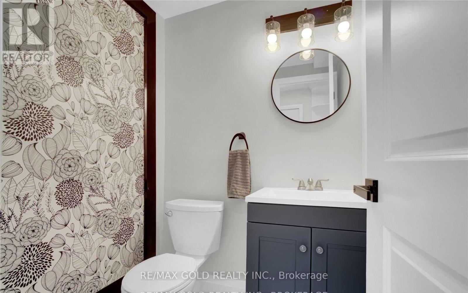 2404 Maryvale Court, Burlington, Ontario  L7P 2P2 - Photo 12 - W12705264