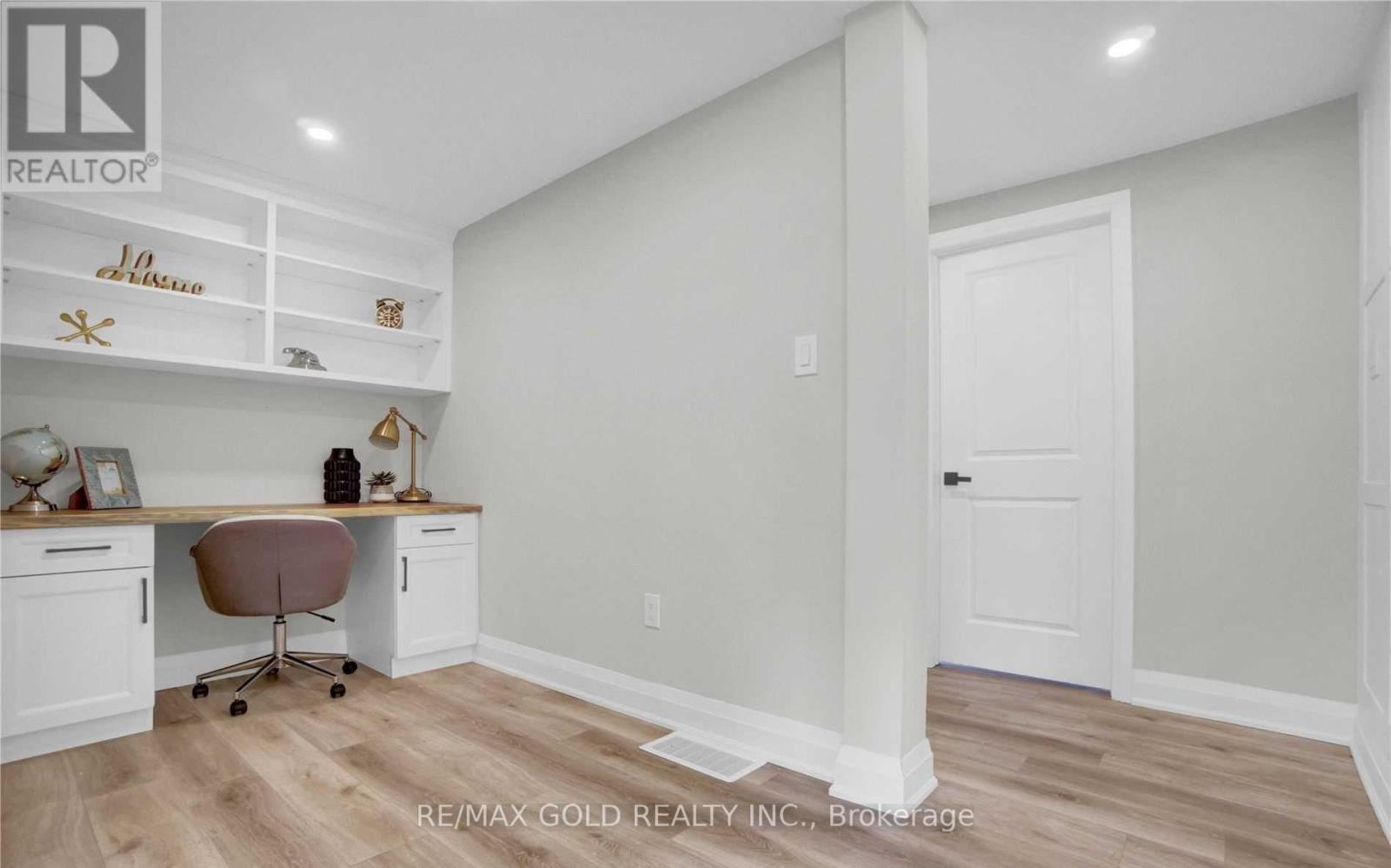 2404 Maryvale Court, Burlington, Ontario  L7P 2P2 - Photo 20 - W12705264