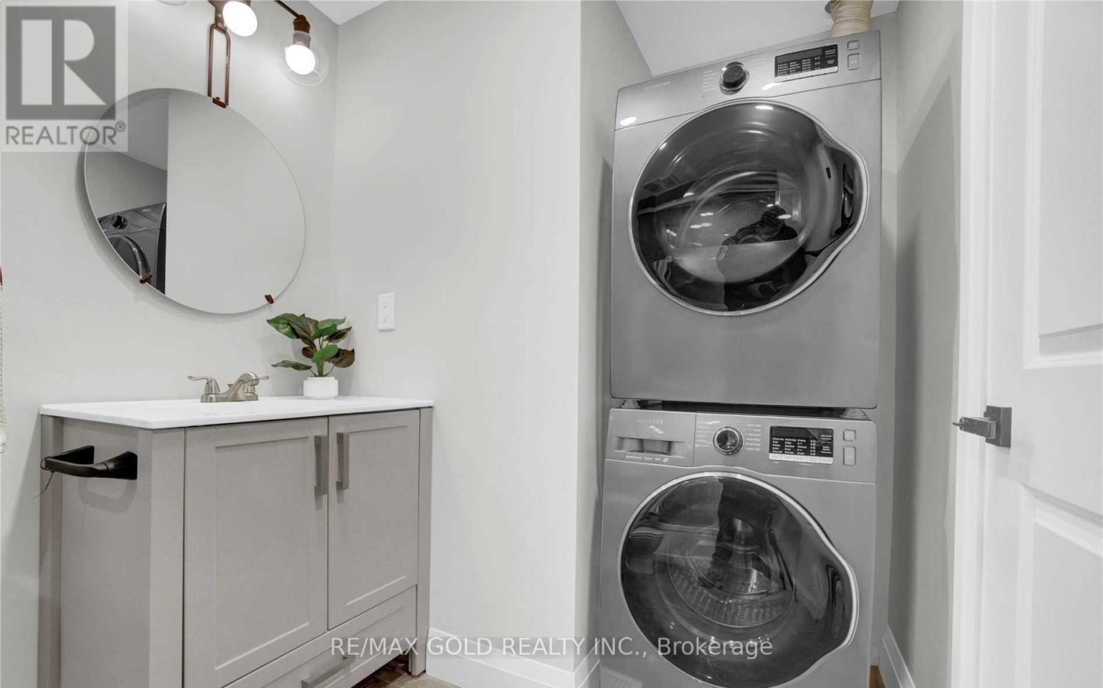 2404 Maryvale Court, Burlington, Ontario  L7P 2P2 - Photo 21 - W12705264