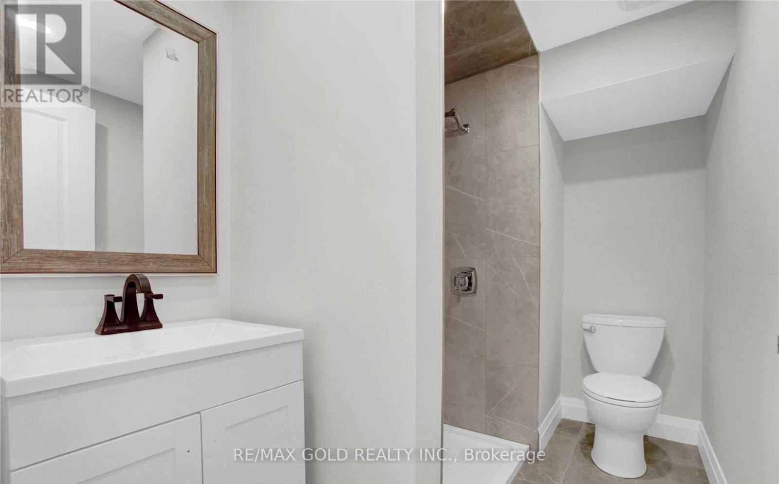 2404 Maryvale Court, Burlington, Ontario  L7P 2P2 - Photo 26 - W12705264